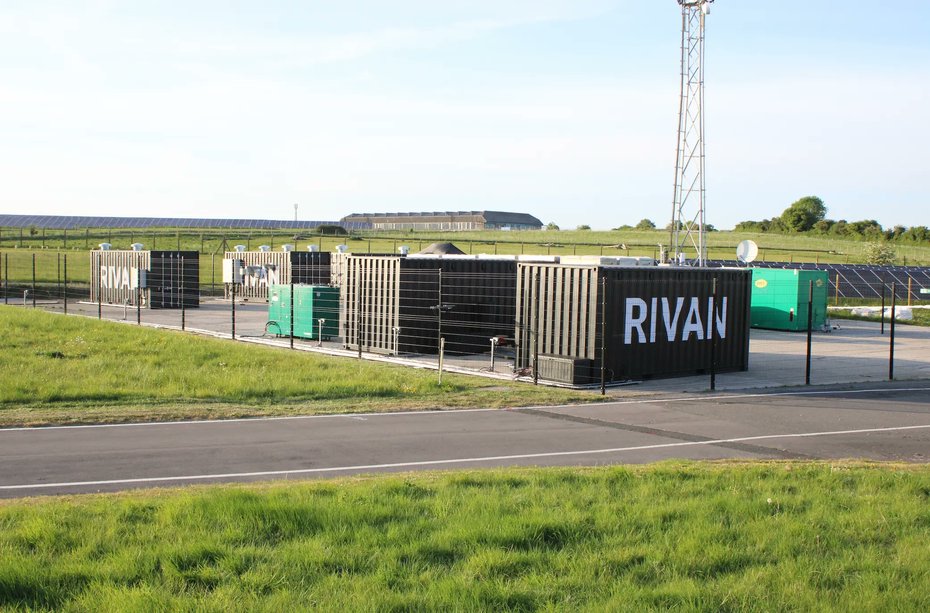 fuelcellsworks's tweet image. Rivan Industries raises £25M to scale SNG from #greenH2 + captured CO₂. A 15MW UK plant is underway, with plans for Europe’s largest project. Costs still ~2x fossil gas, but scale may close the gap in 3 years. 

#HydrogenNow #EnergyTransition #CleanEnergy