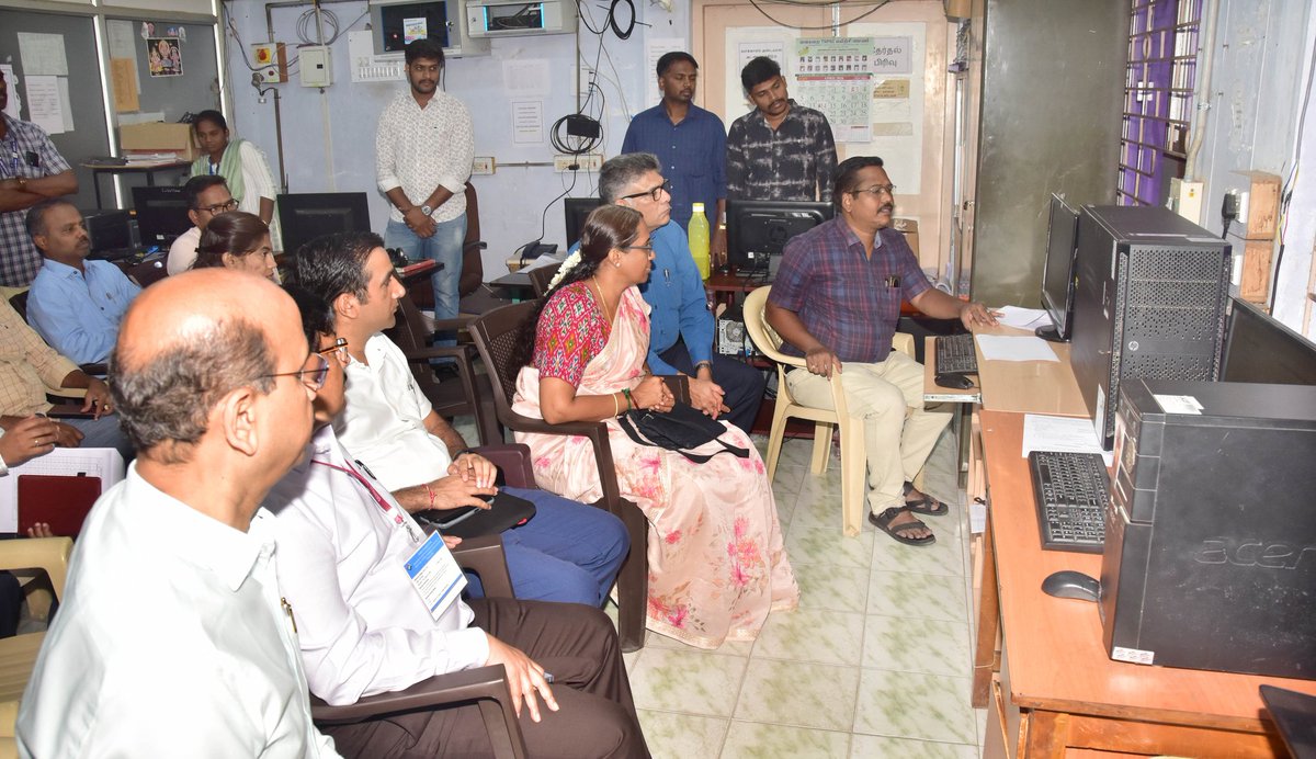 CollectorKarur's tweet photo. கரூர் மாவட்டத்தில் சட்டமன்ற பொதுத் தேர்தலை முன்னிட்டு வாக்குப்பதிவு பணிகளில் ஈடுபடவுள்ள அலுவலர்கள், காவல்துறையினர் & நுண் பார்வையாளர்களுக்கு 3 வது முறையாக கணினி மூலம் பணி ஒதுக்கீடு செய்யப்பட்டது.
#ECI|#Karur|#TNELECTIONS2026 |#PollingPersonnel|#Third|#Randomization @ECISVEEP @TNelectionsCEO