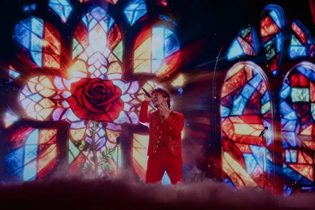 Bruno Mars Access tweet media