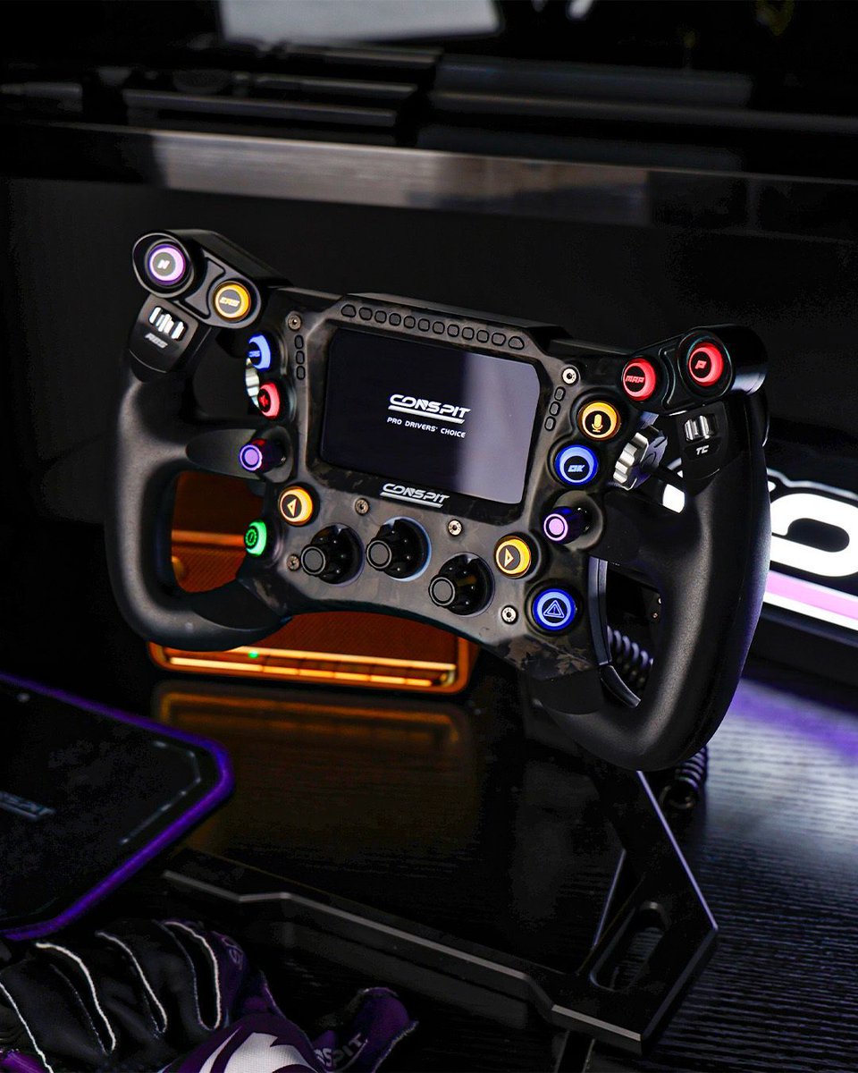 OfficialCONSPIT's tweet photo. CONSPIT 290 GP
Experience next-gen racing with the 290GP—fighter-jet ergonomics, a 4.3″ high-res telemetry display, and patented Thump-Tick™ thumb wheels in a premium carbon-fiber build.
Ships from USA 🇺🇸: https://t.co/uhxJ25rYyb
#CONSPIT #ProDriversChoice #SimRacingWheel https://t.co/8Ill4l8WCZ