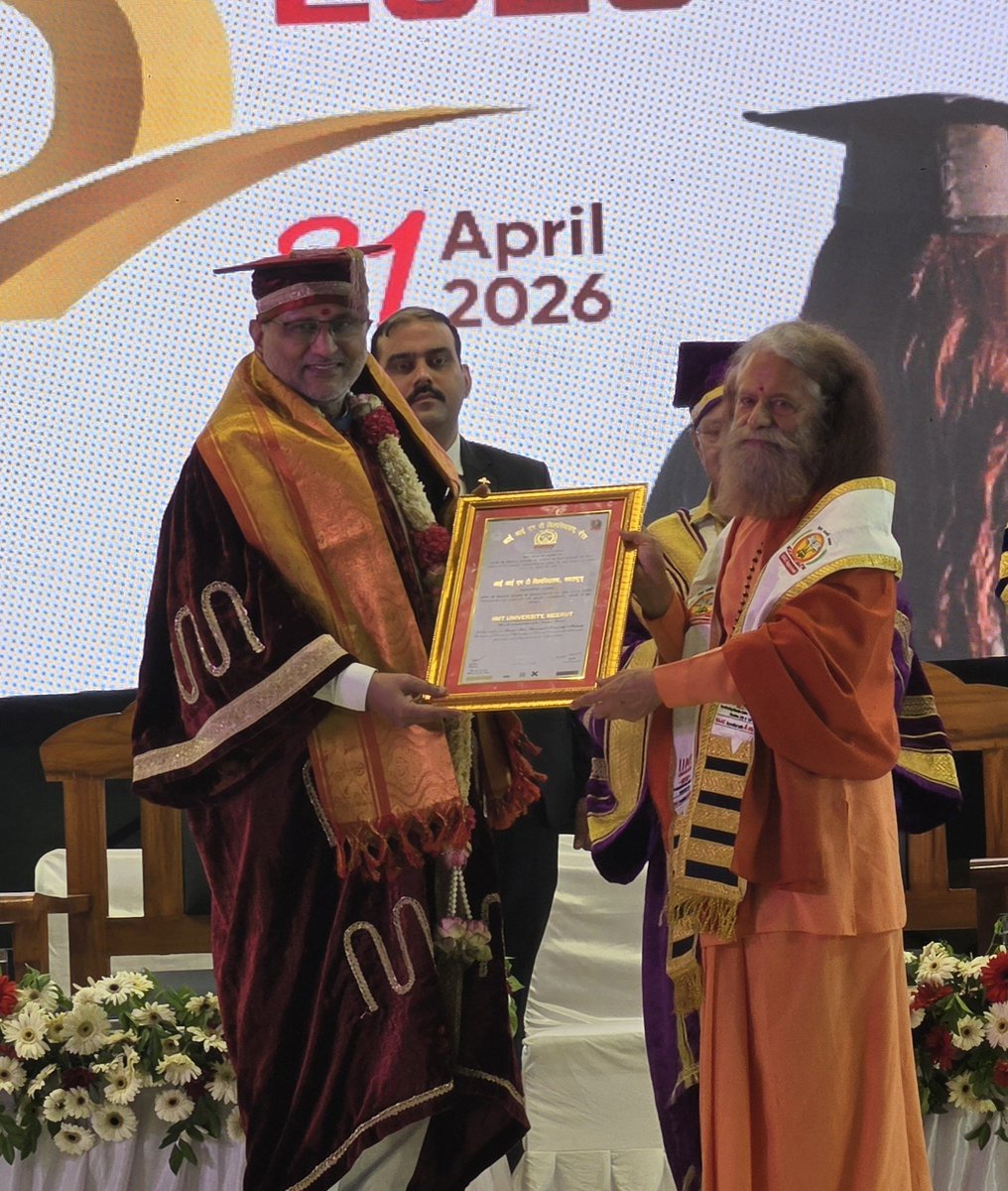 PujyaSwamiji's tweet image. आईआईएमटी विश्वविद्यालय, #IIMTUniversity गंगानगर, मेरठ में आयोजित तृतीय दीक्षांत समारोह में भारत के माननीय उपराष्ट्रपति श्री सी. पी. राधाकृष्णन जी @VPIndia  की गरिमामयी उपस्थिति. सम्पूर्ण आयोजन शिक्षा, संस्कार, प्रेरणा और राष्ट्रभाव की दिव्य आभा से आलोकित.
#IIMTUniversity #Meerut