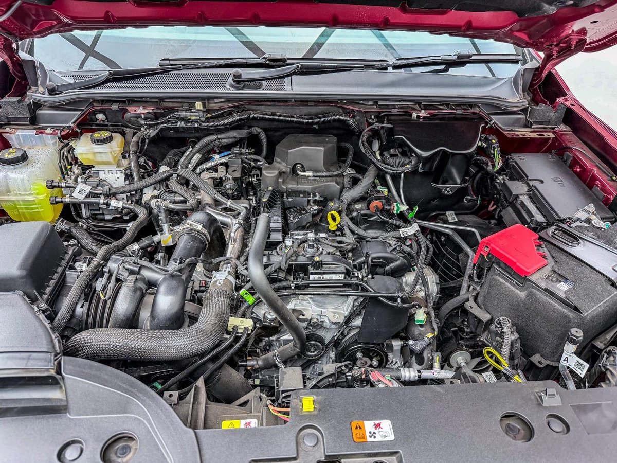 AutoTraderSA's tweet image. Does a #petrol bakkie now make more sense than #diesel? We run the numbers.👇 
bit.ly/DoesAPetrolBak…