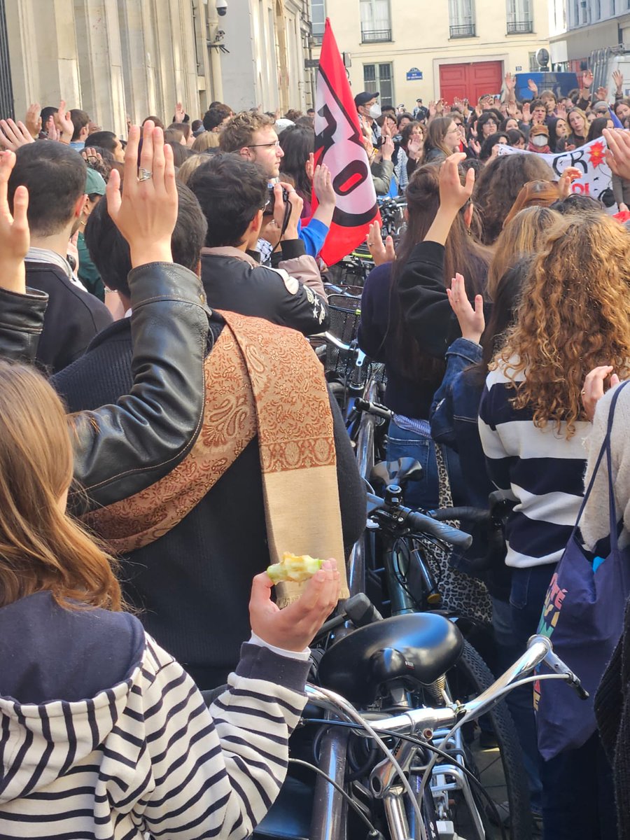 FNEC FP-FO tweet media