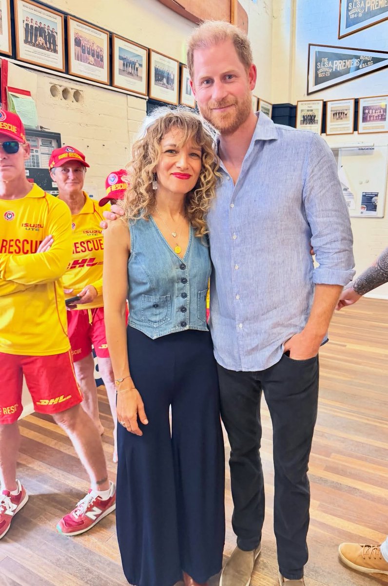 DuchessMeghan__'s tweet image. “Thank You Meghan and Harry for coming to listen to our experiences. It's no small thing to choose to listen. xo” - Jessica Chapnik Khan

Jessica is a survivor of the Bondi Beach terror attack. 

#HarryandMeghan

#MeghanMarkle

wp.me/pbp9bL-Kp