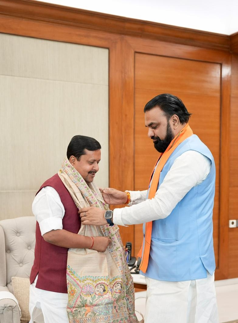 samrat4bjp's tweet photo. नई दिल्ली में भारतीय जनता पार्टी के माननीय राष्ट्रीय अध्यक्ष श्री @NitinNabin जी से आत्मीय मुलाकात हुई।

इस अवसर पर पार्टी के राष्ट्रीय महामंत्री और बिहार प्रभारी सह माननीय सांसद श्री @TawdeVinod जी की मौजूदगी रही।

#BJP4India #NDA4Bihar https://t.co/sHdmxQlRIB