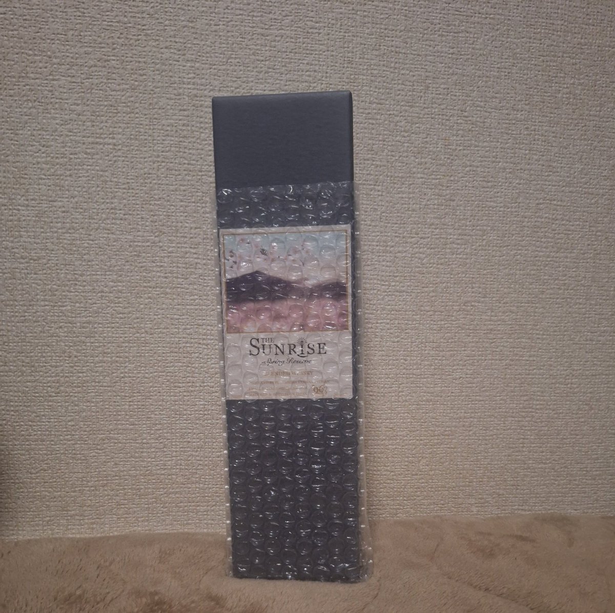 gosaiji03's tweet image. 届くの早すぎてびっくり
飲んでしまおうか...生配信まで我慢しようか...🤔
樽構成の詳細まで書いてあってすごい…
 #SUNRISE
#あかつきとウイスキー