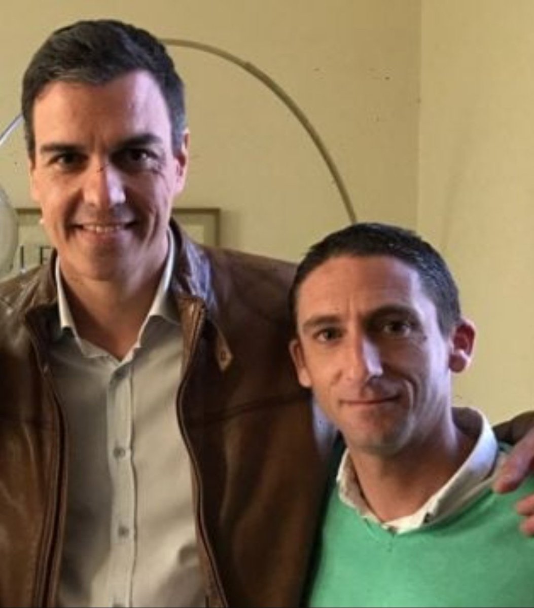 GuillermoRocaf1's tweet photo. En el banquillo de los acusados por la trama de las MASCARILLAS falta Cristian CORVILLO el chófer de @sanchezcastejon y LO SABES 👇🧐
Aquí explico cómo la corrupta Fiscalía le ha protegido 😱 https://t.co/2hadQCT5EE