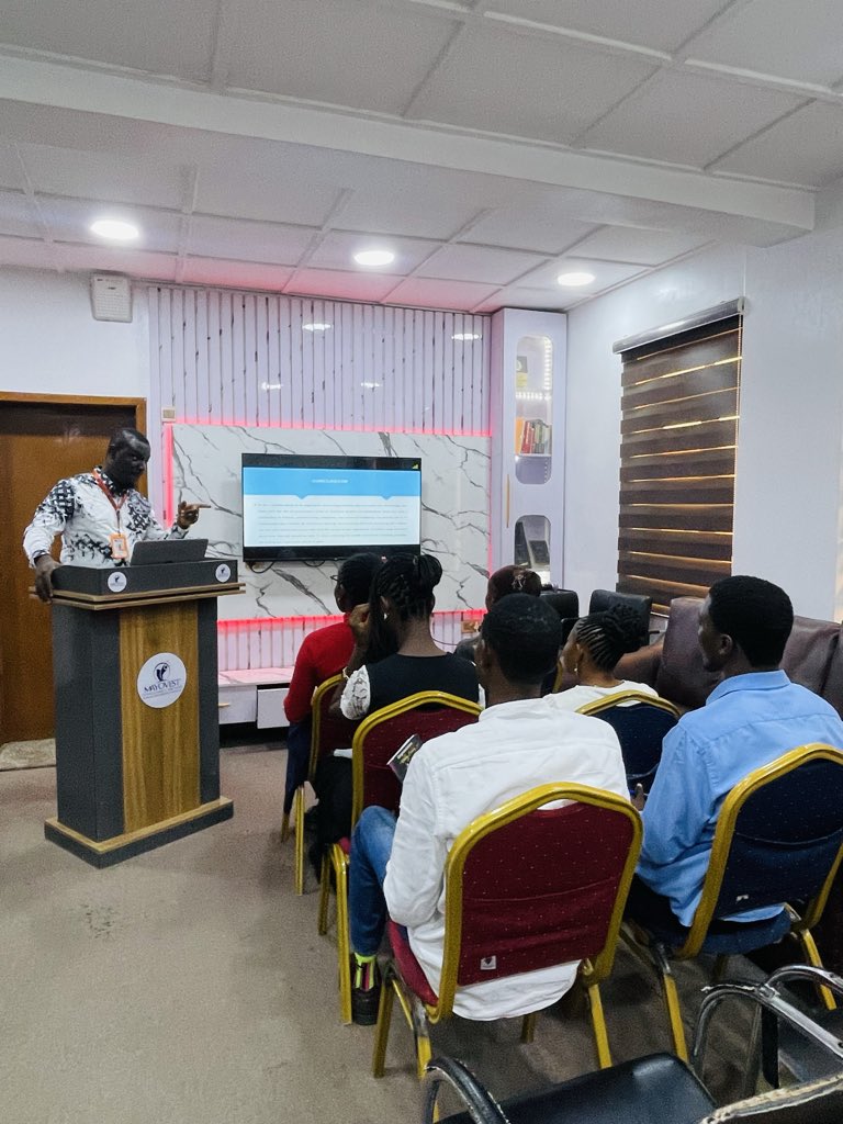 Mayovestconsul1's tweet image. Our CEO recently engaged with new staff members at Mayovest, sharing vision, expectations, and direction. Strong teams start with strong conversations. 🤝

#MayovestConsultancyServices  #Leadership #TeamCulture #Workplace #TechWithMayovest #MayovestTechHub