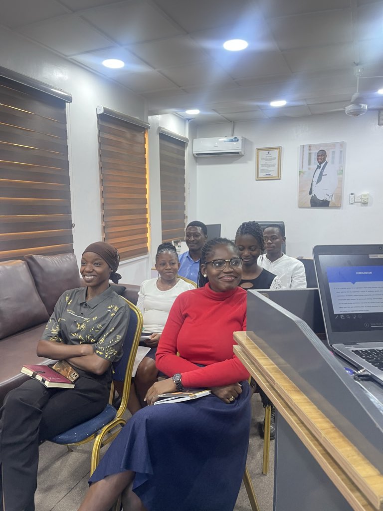 Mayovestconsul1's tweet image. Our CEO recently engaged with new staff members at Mayovest, sharing vision, expectations, and direction. Strong teams start with strong conversations. 🤝

#MayovestConsultancyServices  #Leadership #TeamCulture #Workplace #TechWithMayovest #MayovestTechHub