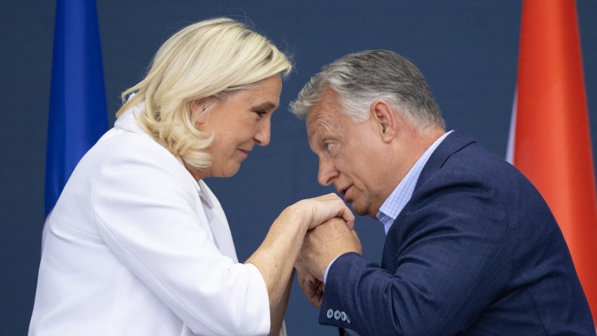 A_Gauche_'s tweet photo. 🚨🏳️🌈✊🏻Voilà quel régime soutien le RN. Marine le Pen l'a même qualifié "d'ami" ! Honte à eux. Le RN n'a pas changé.
#RNdanger #DroitLGBT https://t.co/E3Bdg6Scws