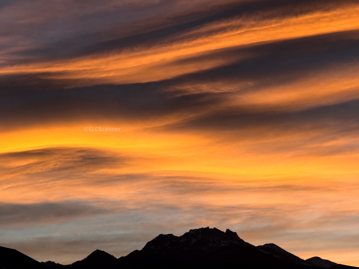 SLCScanner's tweet image. Good Morning, I hope you all have a great day! 
#sunrise #slc #Utah #utwx