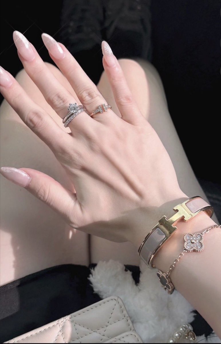 momokasi0312's tweet photo. GENTYネイリスト、オープニングスタッフ募集💅💖

＼枠に限りあり・即採用あり／
✔︎週0日〜OK(wワークok)
✔︎主婦・ブランクOK!
✔︎時給1,600円
✔︎銀座駅 徒歩5分
✔︎髪色／ピアス／ネイル自由

⚠️必須
施術経験 1年以上☕️📰
その他、詳細はツリーに🔽 https://t.co/INh8Vg9l8p