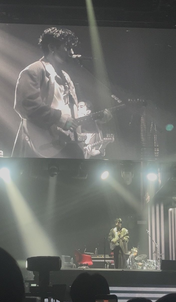 suzu_512's tweet photo. King Gnu👑
CEN+RAL Tour 2026💫

すごい
圧巻のステージ
演出も演奏も
会場の一体感もはんぱない
常田さんの正面で幸せすぎた https://t.co/06mkuAv8Yt