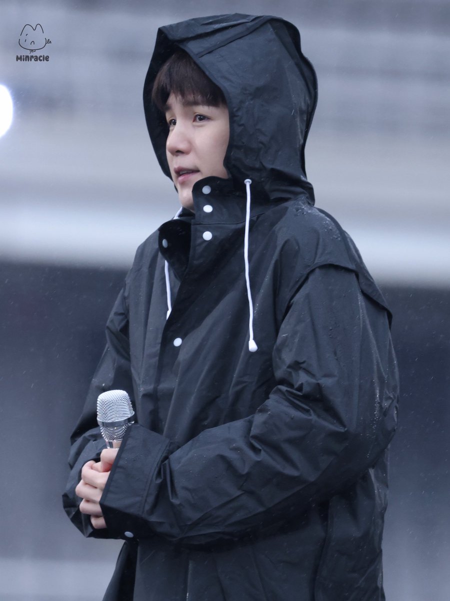 minracle_93's tweet image. 260409 soundcheck 

🥺🐱

#SUGA #슈가 #AgustD #민윤기 
#방탄소년단 #BTS 
#BTS_WORLDTOUR_ARIRANG
#BTS_WORLDTOUR_ARIRANG_GOYANG