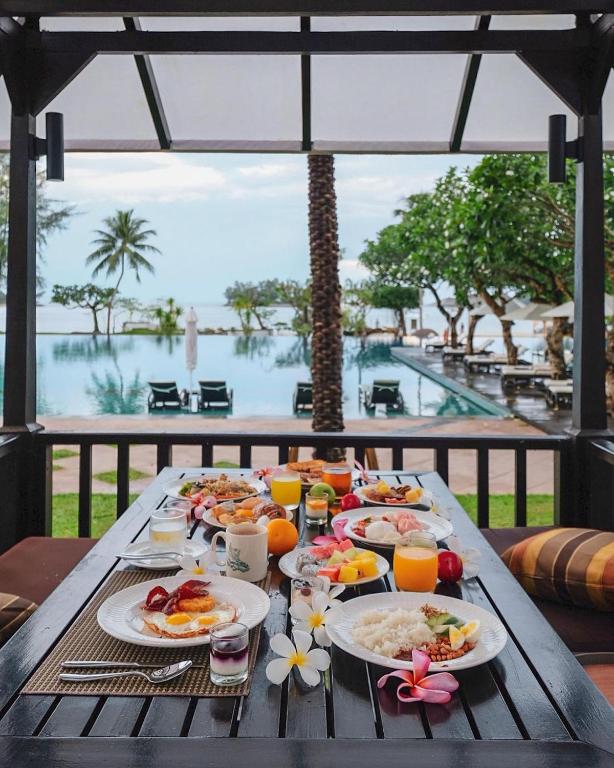 hambaumhlabatr1's tweet image. Experience luxury at The Danna Langkawi Resort &amp;amp; Beach Villas in Malaysia. From R35 499pps
Includes:
✈️Return Malaysia
🚕Return Airport
🍽️B
🛌5
Valid until: 31 Jul 26
T's and C's apply
Contact us on: 061 402 8406
#hambaumhlabatravel #explore #fun #exoticdestinations #luxurytravel