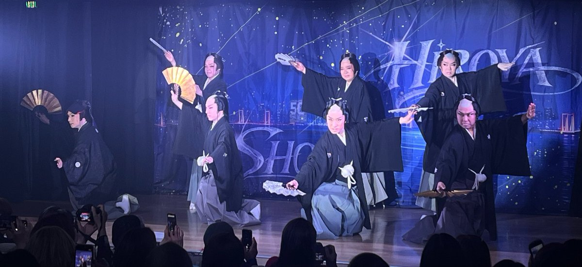sensei_za's tweet photo. 4月公演【新川劇団】

劇団創立50周年をお祝いに今日はたくさんのゲスト様がお越しくださりました！

大入は15👏🏻✨

ハードでしたが大変楽しい1日でしたね！
ありがとうございました！！

#恋川純弥　座長
#小泉たつみ　座長
#小泉ダイヤ　座長
#津川祀武憙　座長
#花邱龍之輔　さん

#シェー https://t.co/SlyfA6cBbW