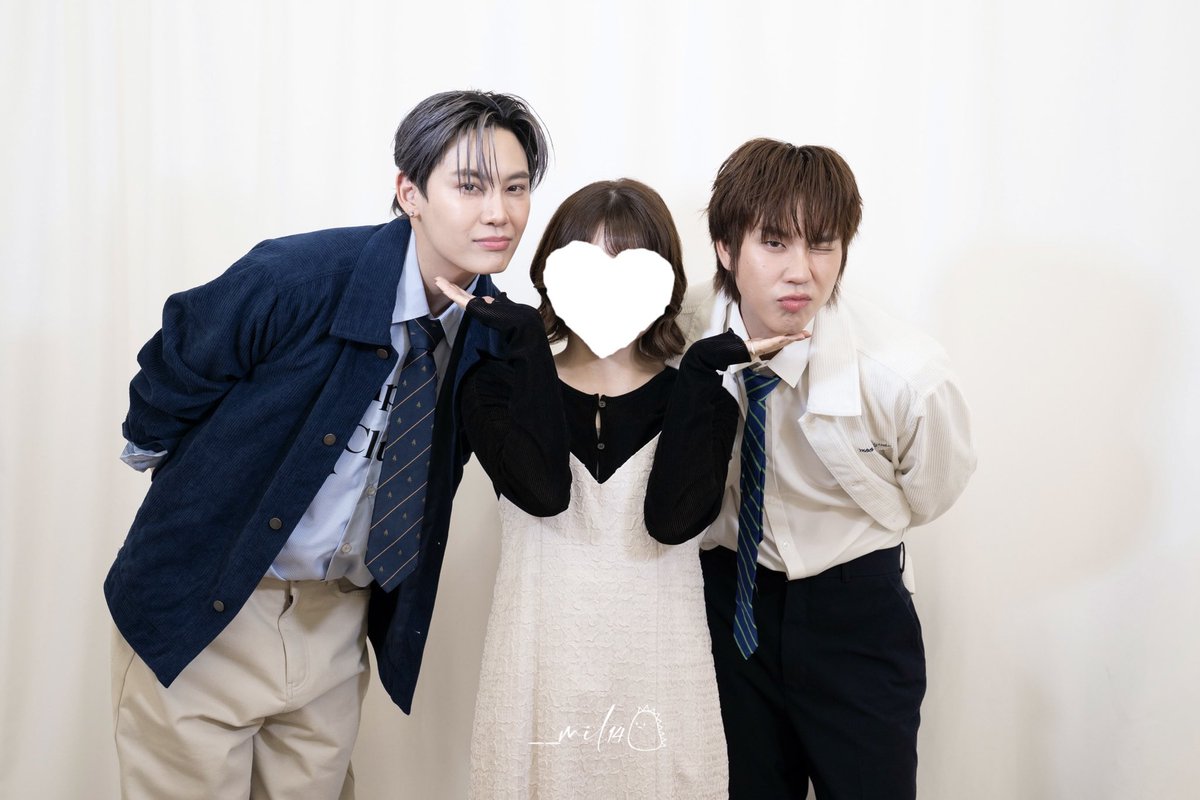__mil14's tweet photo. ぱおがウインクしてたの知らなかった！笑
😉🌷

#GMMTVFANDAY30INTOKYO
#BPFANDAY30XTOKYO
#บุ๋นเปรม #bb0un #prem_space https://t.co/cxcspOLWAY