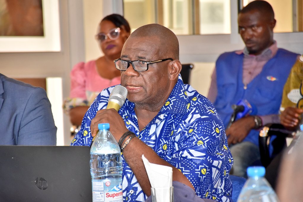 FAOCameroun's tweet image. 🤝 Cette rencontre de 3 jours vise à appuyer l’éradication de la #PPR🐐 et le contrôle durable des maladies animales transfrontalières 🦠 dans l’espace @CEEAC_ECCAS, en renforçant la surveillance, l’alerte précoce🚨 et la réponse rapide.

@FAOLivestock
@au_ibar
@EU_Partnerships