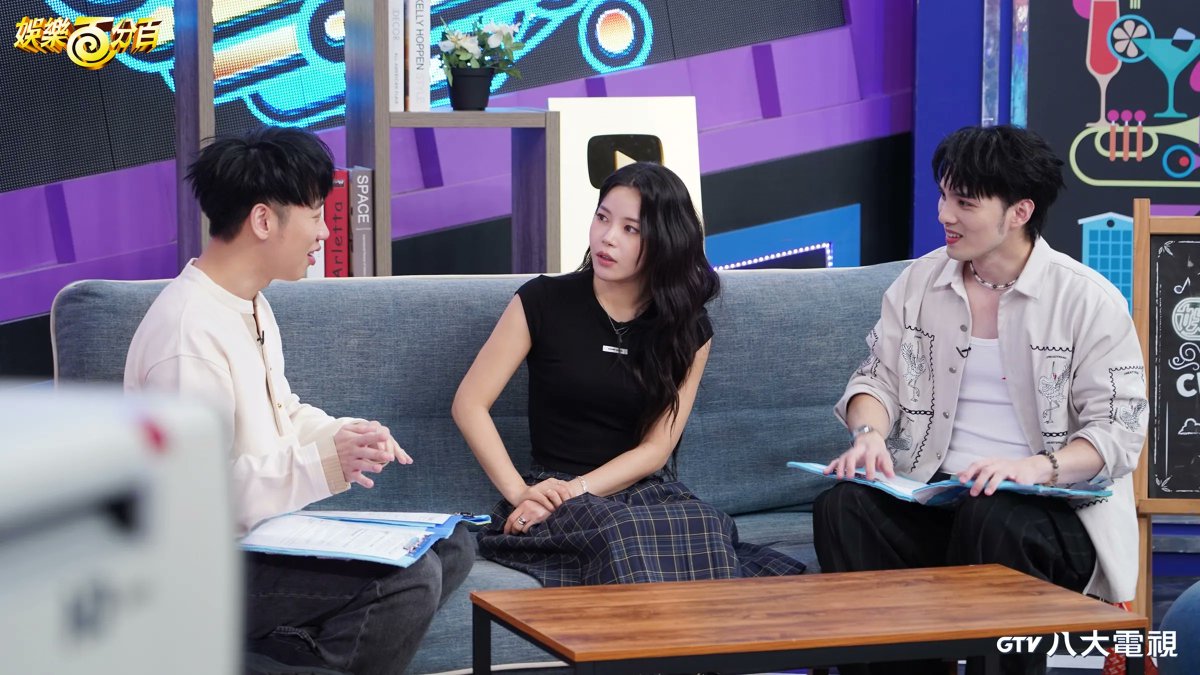DragonKazoo77's tweet image. 260420 260421 📰 More Taiwan news about Solar on Chat GTV, the program of GTV's 100% Entertainment YouTube channel (4) + HQ+ photos (slightly better)

🔗mirrordaily.news/story/56539
🔗ftvnews.com.tw/news/detail/20…
🔗ctwant.com/article/478093/

#SOLAR #솔라 #頌樂 #Your_Own_Star