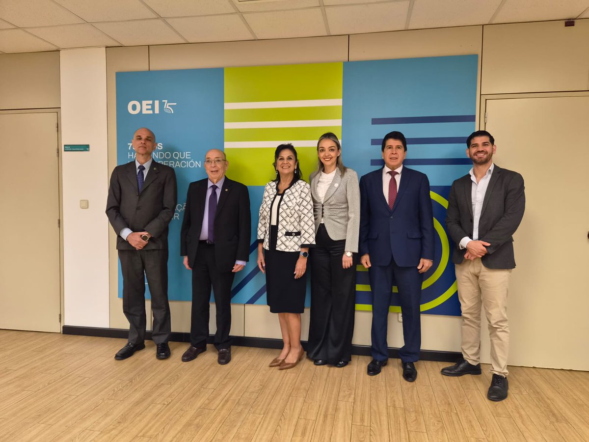 unibepy's tweet image. #UnibePy #Internacionalización #ModESPar En este segundo día de nuestra misión académica en Madrid, en el marco del Proyecto ModESPar, nuestra delegación tuvo el privilegio de realizar una visita a la ETSI Telecomunicación.¡Orgullosos de representar la excelencia académica!