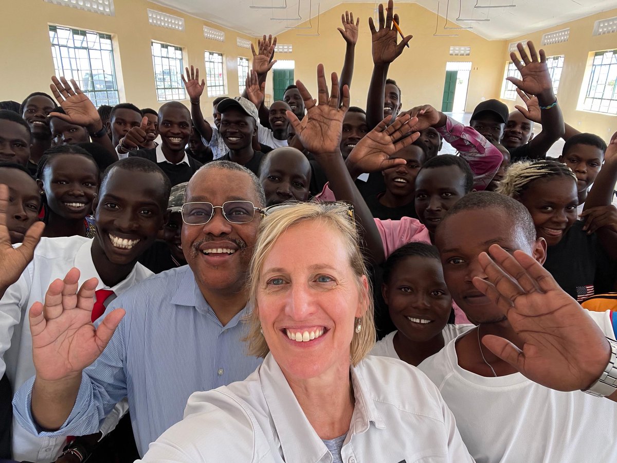 USAmbKenya's tweet photo. Great chat with the talented students at Turkana University! https://t.co/enN0cz6GfB