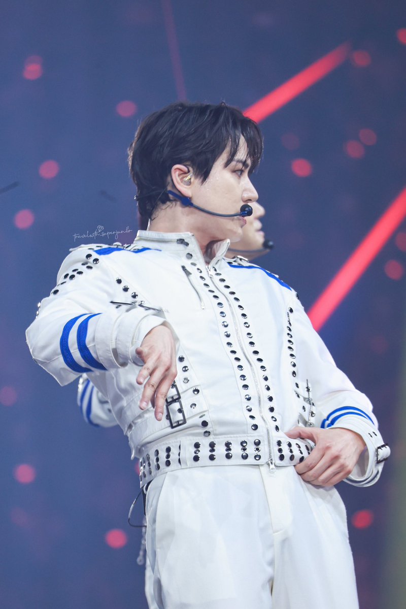 뀨💙

<a href="/GaemGyu/">ChoKyuHyun</a> 

#슈퍼주니어 #KYUHYUN 
#SUPERSHOW #SUPERSHOW10_SJCORE
#20th_Anniversary_TOUR