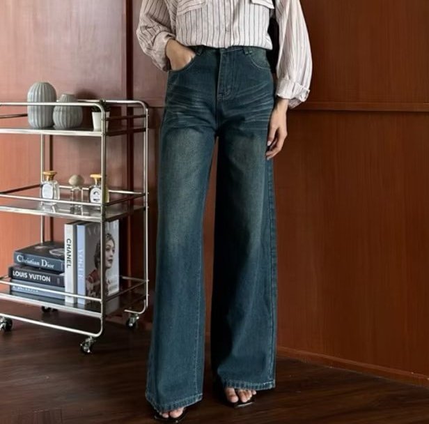 basic &amp; timeless jeans 

a thread