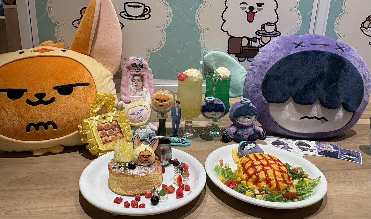 TokyoYurie's tweet photo. プルバトゥカフェ行ってきました　平日夜だったからか空いてたな　大きなぬいは撮影用に貸し出ししてくれてました👏かわいい！ https://t.co/BEvFJ00tCw
