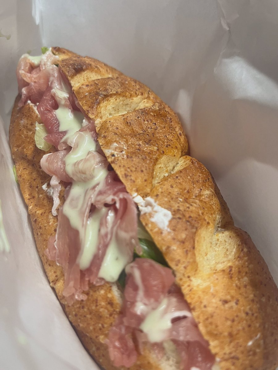 ま り ち ん 。 ⚠️食べるな危険⚠️ tweet media