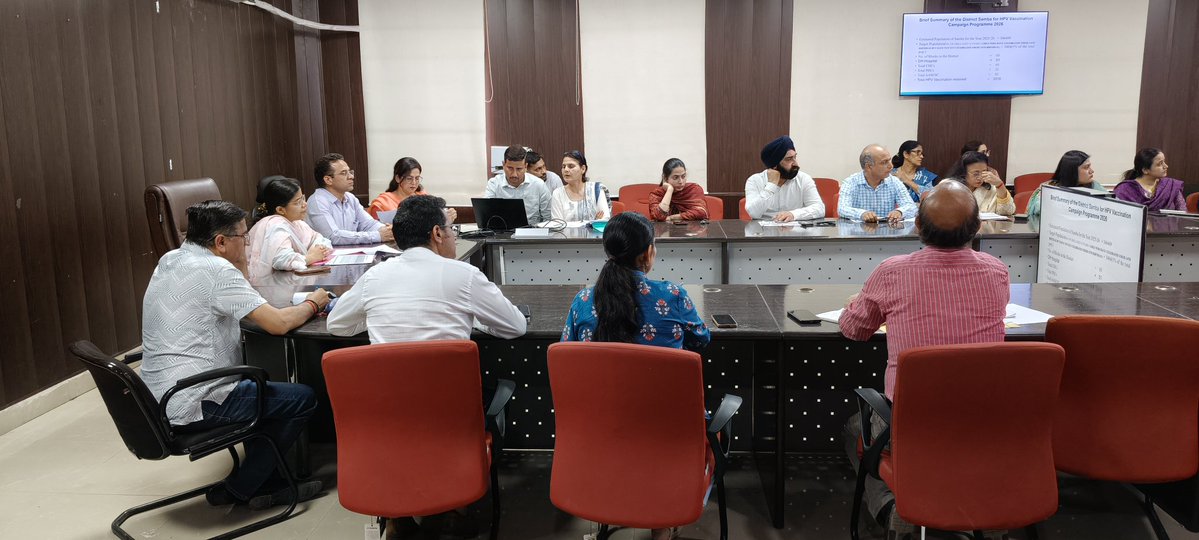 dcsambaoffice's tweet image. DC Samba @SudanAyushi reviews HPV Vaccination campaign, stresses 100% coverage through strong IEC, school participation &amp;amp; community mobilization to protect adolescent girls. #HPV #PublicHealth #Samba @diprjk @ddnews_jammu @AkashvaniAIR