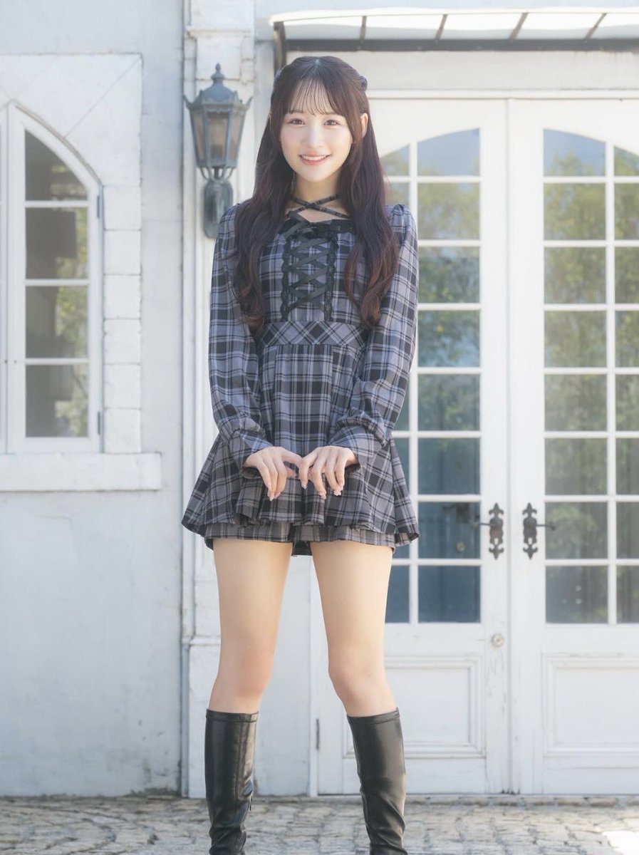 evelynのフロントリボンチェックロンパースだそうです♡かわいい😻