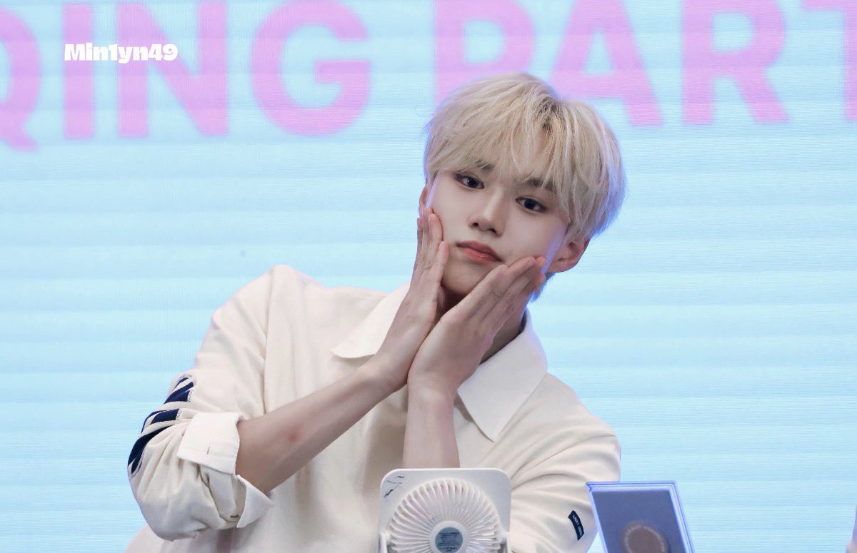 chlo Ი𐑼 tweet media