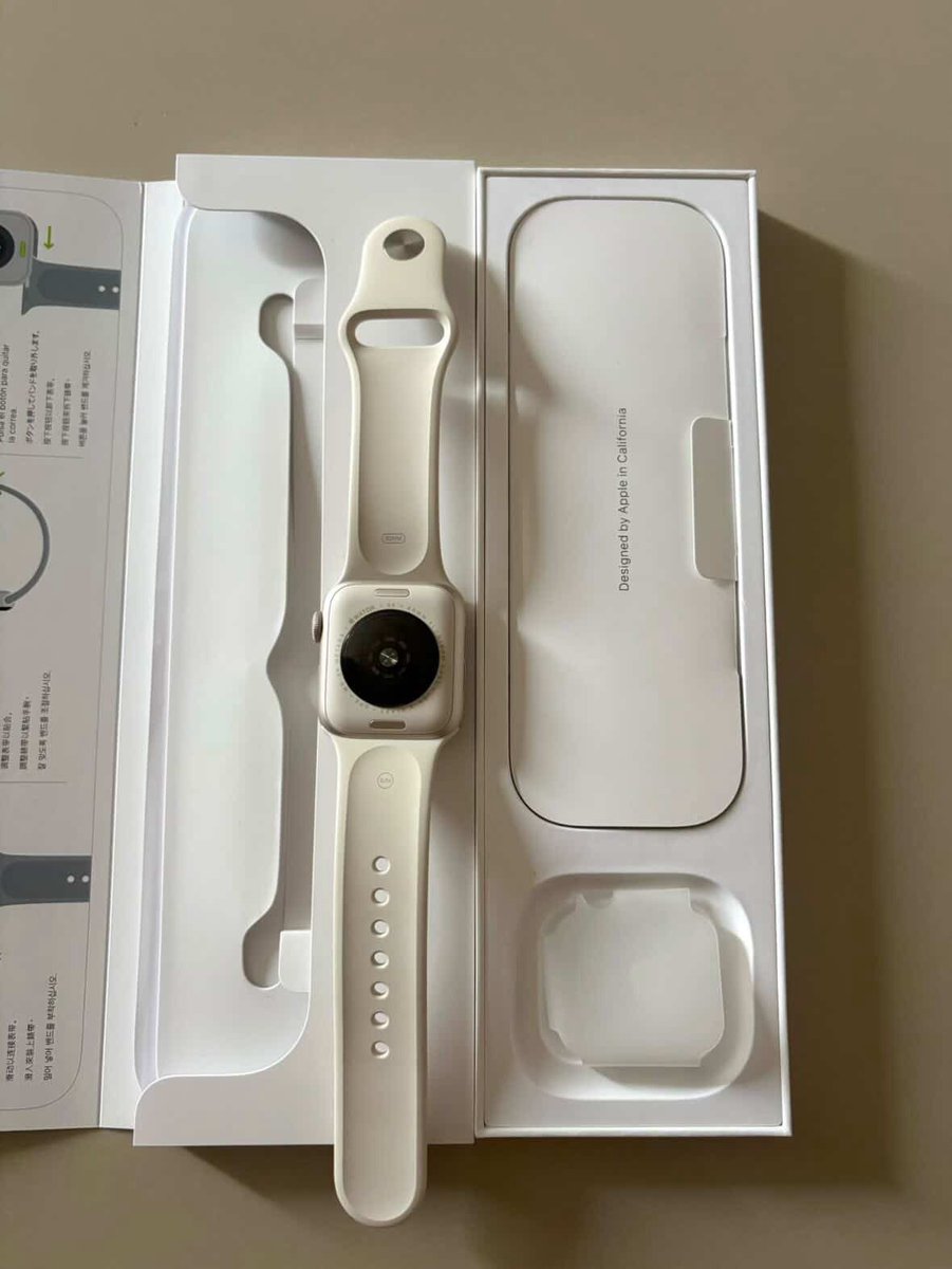 ส่งต่อ นาฬิกา Apple Watch SE3  40 mm.
สุขภาพแบตเตอรี่ 100%
อุปกรณ์ครบค่ะ ประกันยังไม่หมดน้า✅ 
เพิ่งซื้อได้ 2 เดือนกว่าค่ะ

ราคา 7,200฿

#applewatchมือสอง #ขายapplewatch #ส่งต่อapplewatch #ส่งต่อแอปเปิ้ลวอช #ขายแอปเปิ้ลวอช #ส่งต่อไอโฟน