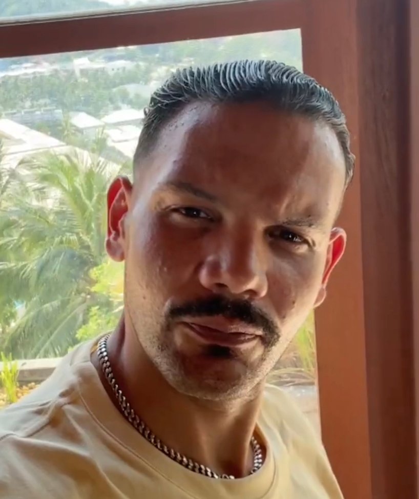 ChèvreMie.hl 🎭 tweet media