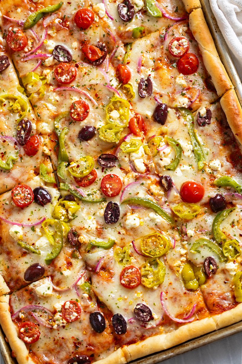 TheCozyCook's tweet photo. This incredible Greek Chicken recipe is easy to prepare in a skillet and bake in the oven with Feta, tomatoes, olives, and a delicious Greek sauce. 
▶️ https://t.co/PeXsK018Yu https://t.co/hpu4xNqU9V
