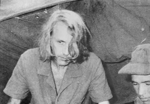 Delcy y Jorge Rodríguez  no son descendientes directos del mono  descienden de un guerrillero secuestrador  

Que se comporten como gorilas delincuentes eso es otra cosa para lo demás compren con sus tarjetas de crédito Mastercard .....