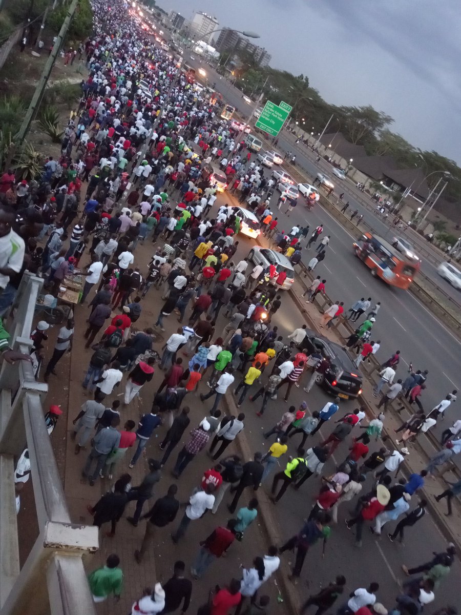 BillAndrew33152's tweet photo. Comrades from ku zetech jkuat and kca match in thika superhighway to protest fuel prices #rejectfuelprices. https://t.co/v03XxBsXSZ