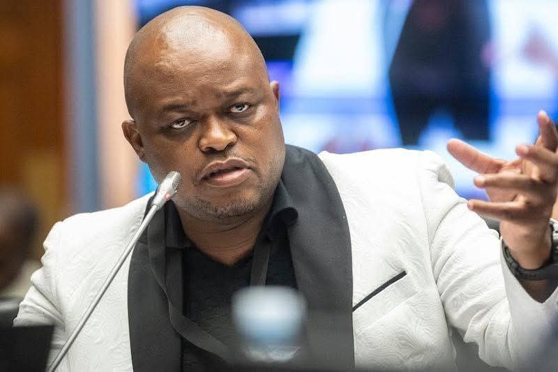 Simphiwe tweet media