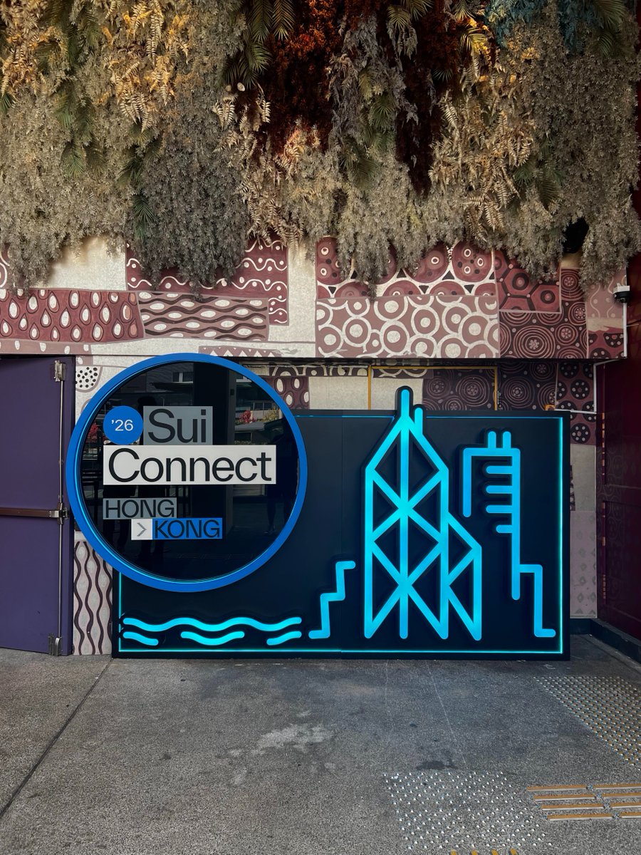 Lukeeeeal's tweet photo. Great connections at #SuiConnect 
Love being on the waves and excited to share ideas with solid builders. 🌊 https://t.co/ljAXj3qiQa