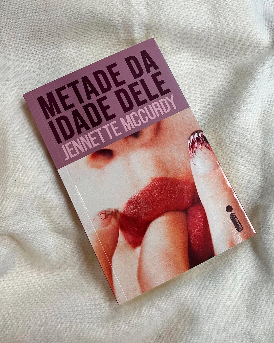 Intrínseca tweet media