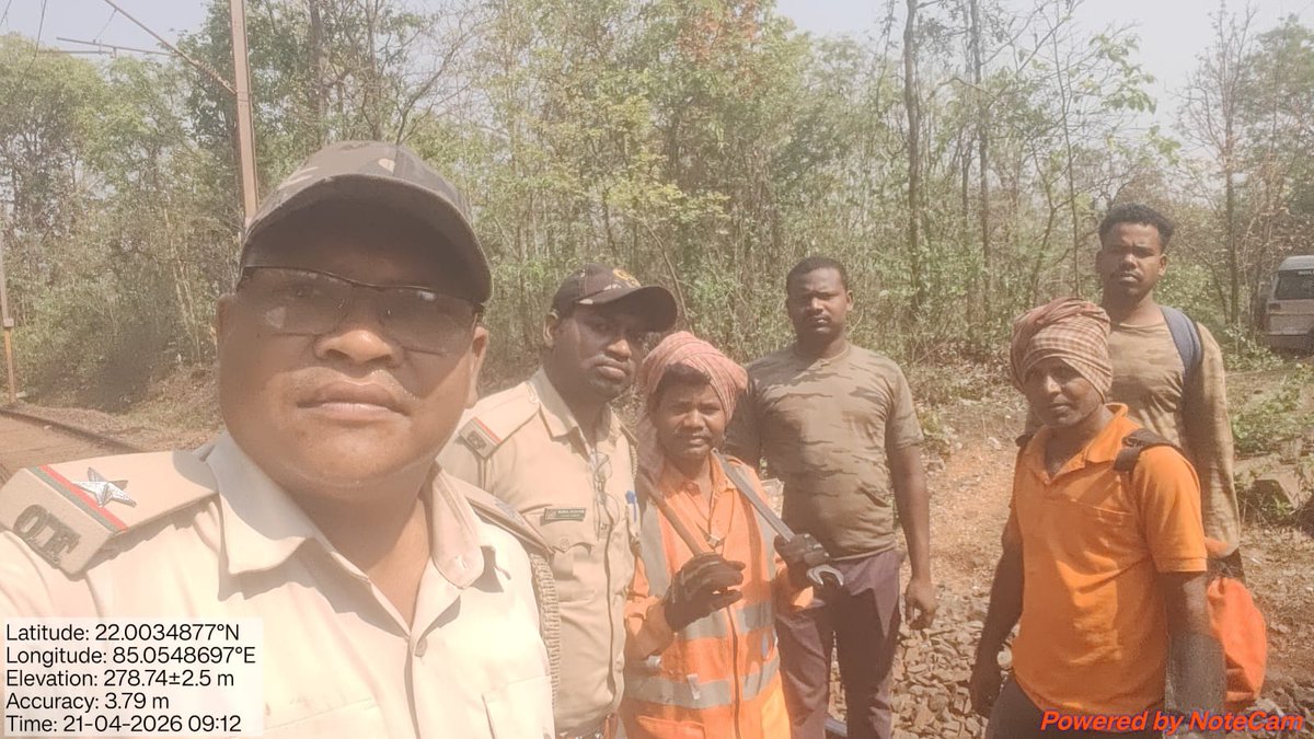 DfoBonai's tweet image. Joint patrolling with SER Railway staff from Bimalgarh to Roxi under Roxi-II RF, Barsuan Range, ensuring vigilance, forest #protection, and safe elephant movement🐘🐘🐘
#Bonaiforestdivision
@ForestDeptt @PCCFWL_Odisha
@Prem_CWLWOdisha  @RourkelaRc79045 @CAMPAODISHA 
@CMO_Odisha