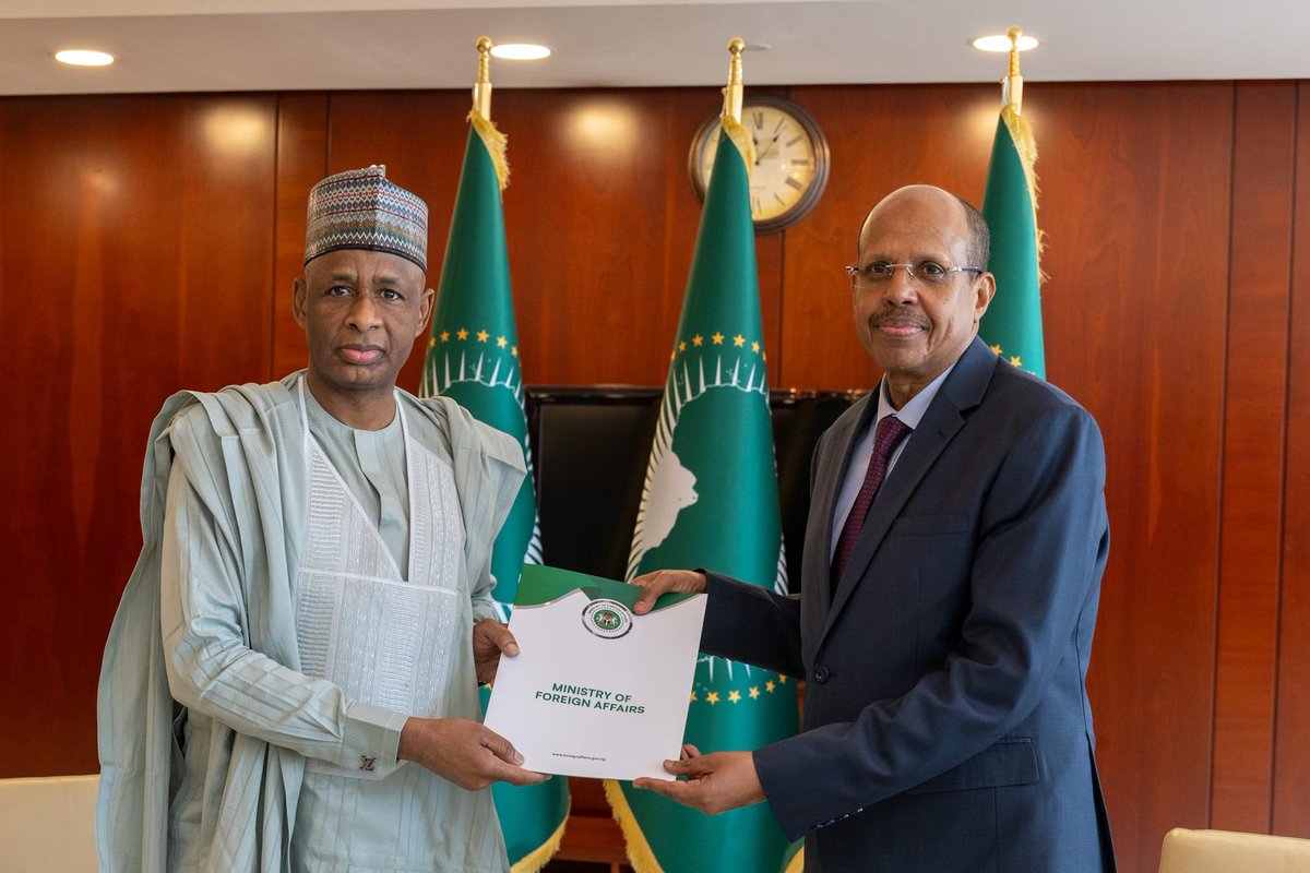 _AfricanUnion's tweet image. H.E. Mahmoud Ali Youssouf, Chairperson of the African Union (AU) Commission, today received the Letters of Credence of H.E. Ambassador Nasir Aminu, Permanent Representative of the Federal Republic of #Nigeria to the Federal Democratic Republic of Ethiopia &amp;amp; to the AU.

The