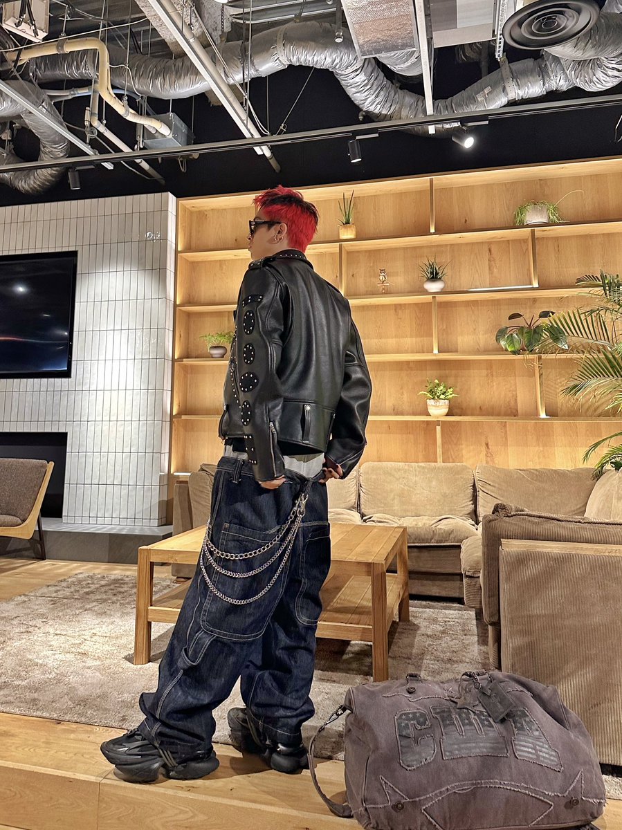 Novel Core tweet media