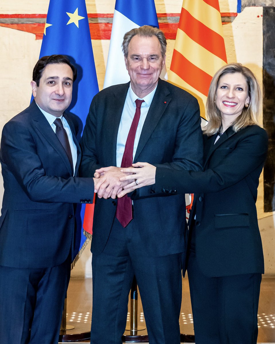 🇦🇲 À la mémoire des 1,5 million de victimes du génocide des Arméniens.

Liberté pour les otages d’Artsakh détenus à Bakou.

La Région Sud soutient l’Arménie face à l’Azerbaïdjan, aux côtés du Consul général d’Arménie et du représentant de la République d’Artsakh en France.