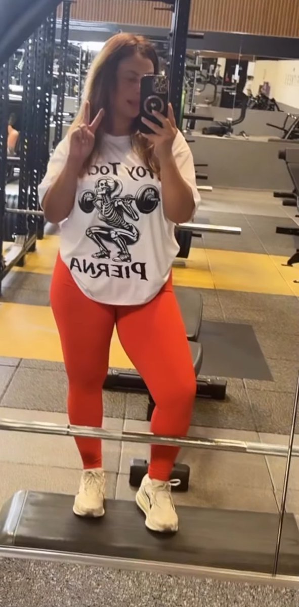 BrittanyAm29059's tweet image. Yoo 👋 
 I'm here again Happy Tuesday with my new leggings and customized gym cloth😊 
 #focus #gym #gymrat #gymmotivation #GymLife #gymgirl #taco #leggings