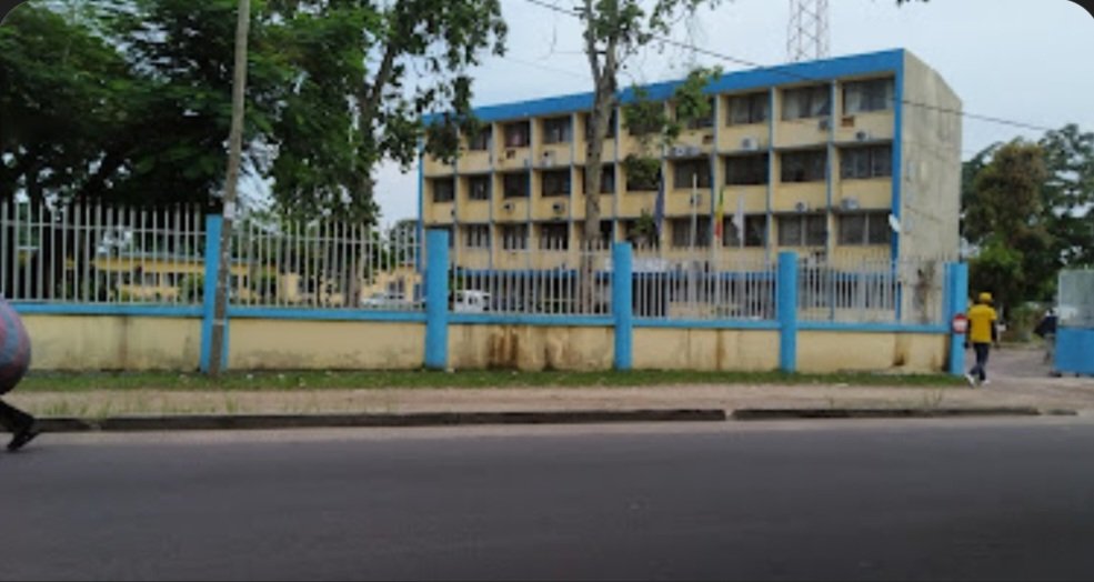 BongoLule41760's tweet photo. #BrazzaAirlines: Ce nom renvoie à un passé colonial sensible et efface l’identité nationale. Pourquoi pas « Air #Congo » ? Même privée, une telle décision mérite vigilance. L’image du pays et la clarté pour le peuple doivent primer.@PR_Congo @brazzanews https://t.co/WWKlATKHUi
