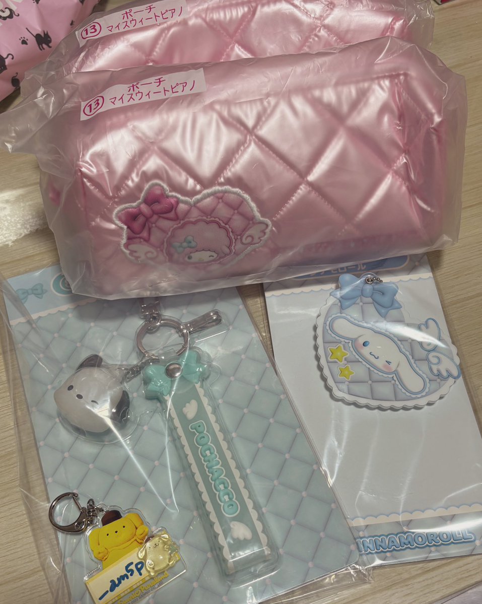 あむこ tweet media