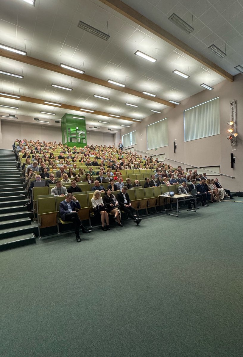 LOGiTFLOW's tweet photo. Dziś na Uniwersytecie Kaliskim mieliśmy przyjemność przeprowadzić szkolenie dla 
przedstawicieli #JST z #AIAct, #RODO i #NIS2 oraz zaprezentować praktyczne scenariusze wykorzystania #AI w urzędach na przykładzie platformy #LOGiTFLOW 🌀 https://t.co/ie2VCjQSpr