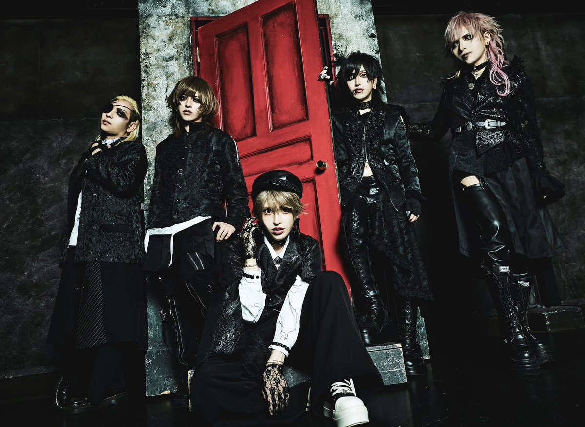 otonademobo_ya's tweet photo. 🆕新しいぼーや🆕

■ NEW RELEASE『現在地＝貴方』COMING SOON

■the Raid. LIVE SCHEDULE
5/31(日)池袋BlackHole
6/22(月)五反田BLAZE
7/27(月)OSAKA MUSE

新曲の読み方は『現在地は貴方』です👻 https://t.co/wgKju0m90M