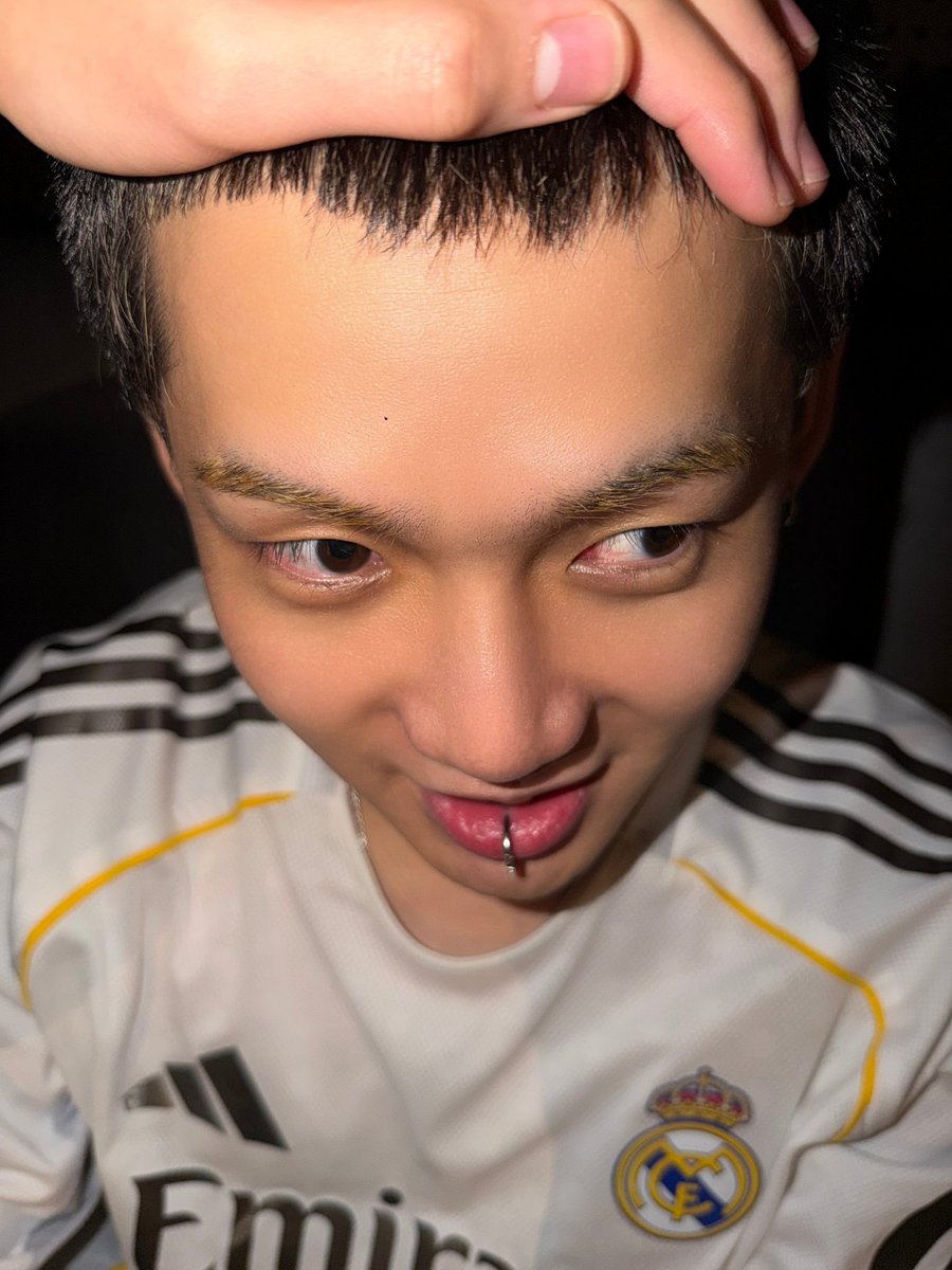 TREASURE tweet media